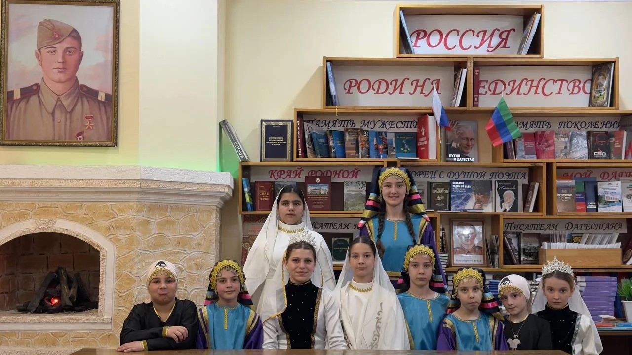 Сегодня, 24 мая, мы вспоминаем великих просветителей Кирилла и Мефодия — создателей славянской азбуки. Благодаря им более тысячи лет назад наши предки обрели письменность, а вместе с ней — путь к единству и великой культуре.