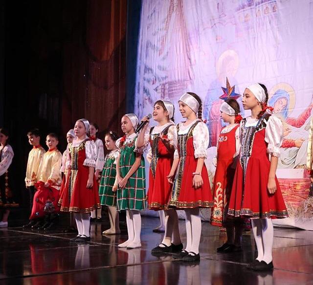 Выступление народного хора русской песни «Волна»  на открытии республиканской  Рождественской архиерейской Елки.