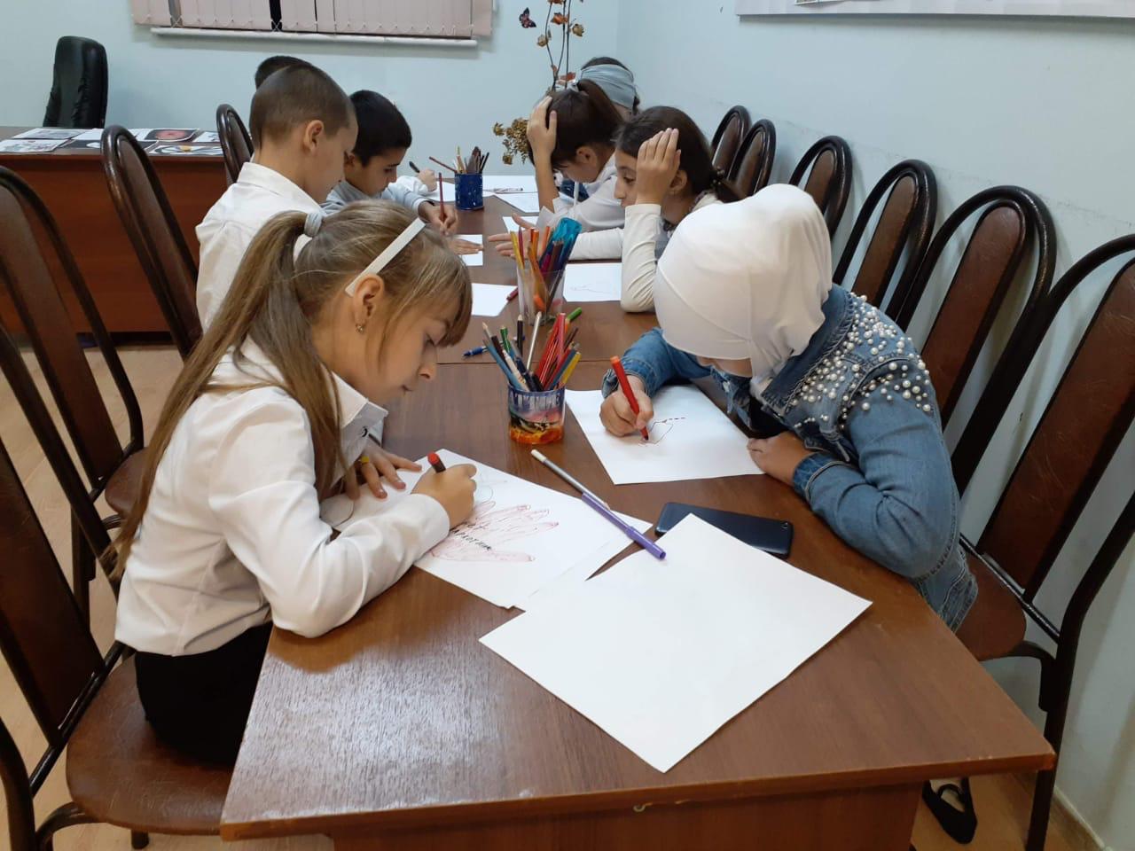 В п.Тарки с учениками школы провели беседу «Наркомания – боль матерей».