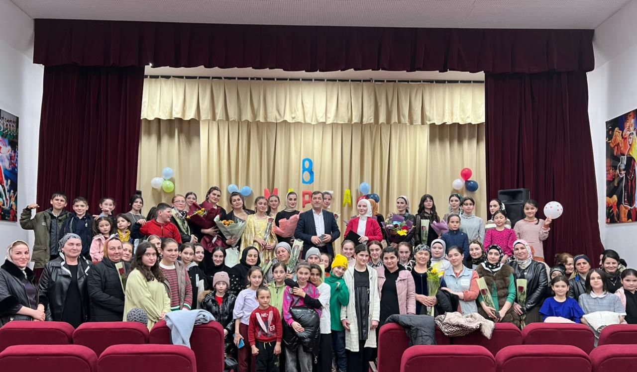 «Творческий десант» состоялись выступления народной вокальной группы «Ламан аз» и солистов центра культуры «Водник» Хасавюртовского района