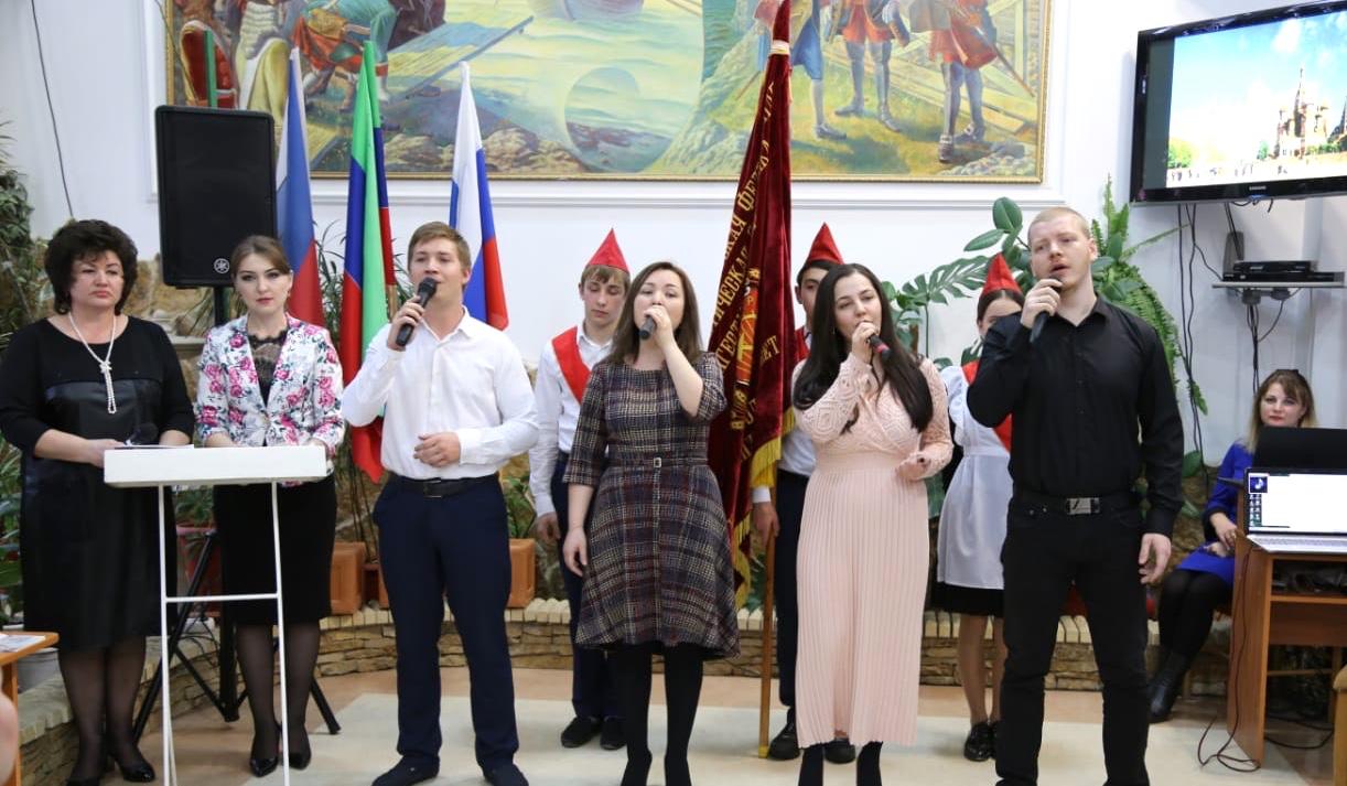 12 декабря вся республика отмечала знаменательную для нашей страны дату -  25-летие принятия Конституции РФ.