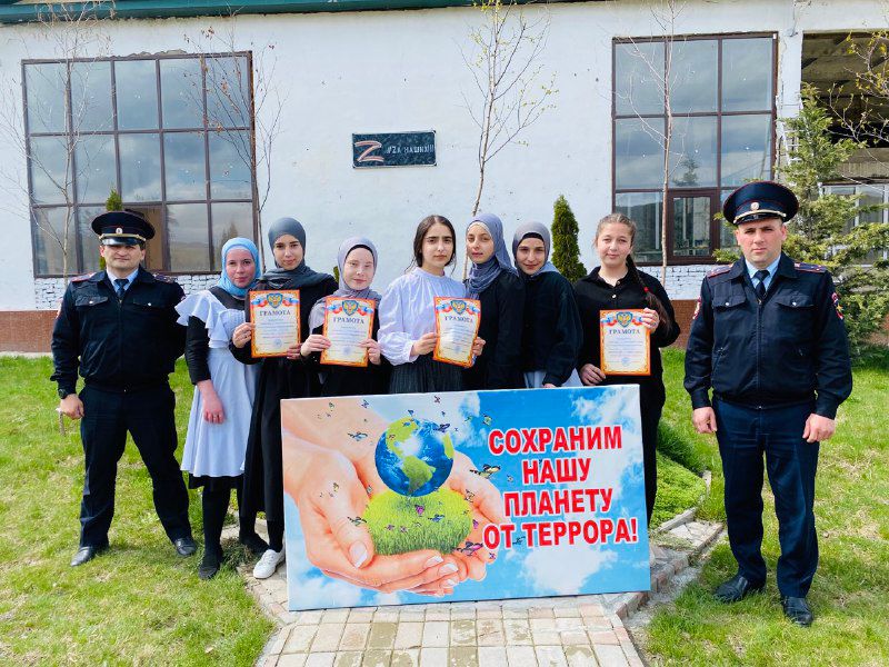 В Доме культуры с.Калининаул Казбековского района  состоялся конкурс стихотворений «Терроризм угроза обществу», «Терроризм не имеет нации»