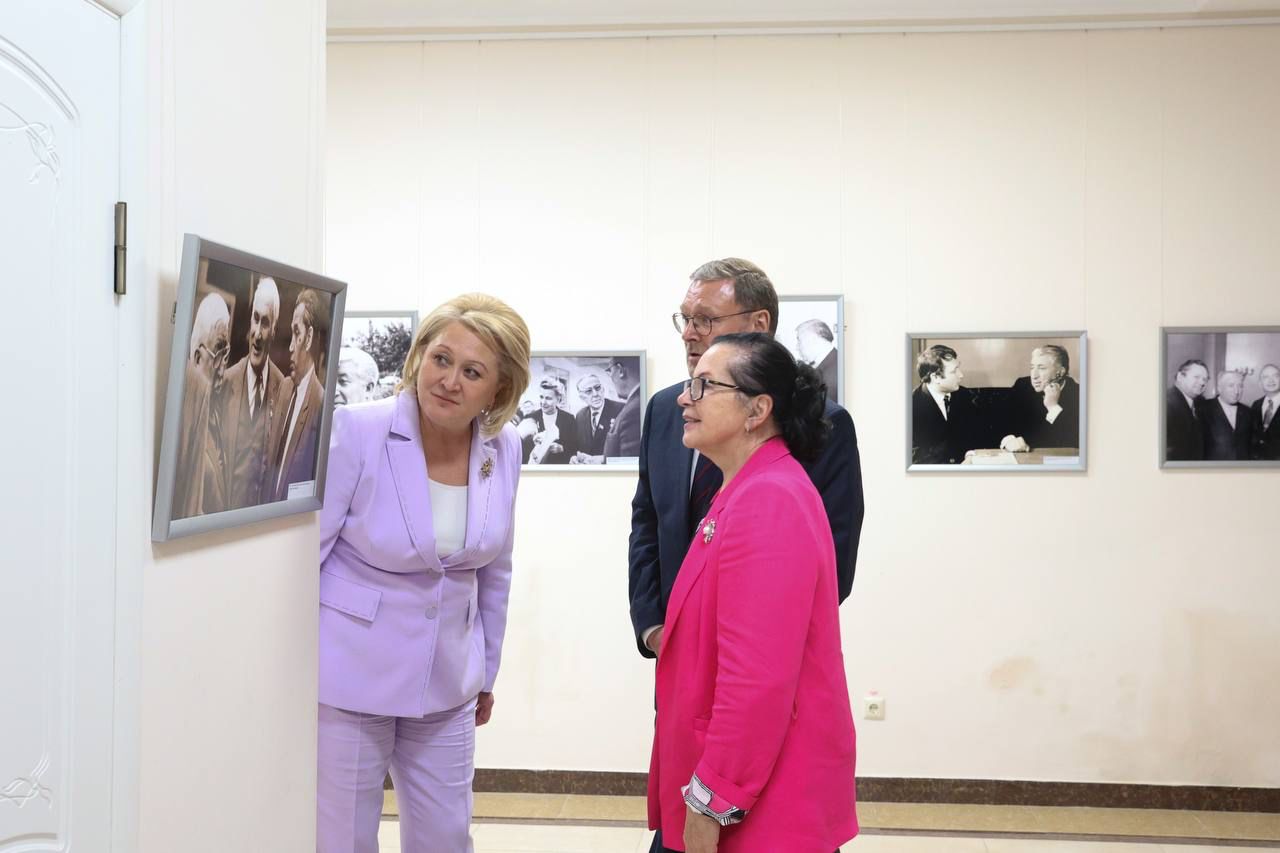 Литературная гостиная Расула Гамзатова «100 лет нашему Расулу» прошла в Театре поэзии