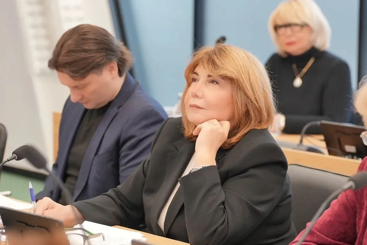 Заместитель министра культуры Республики Дагестан — директор Республиканского Дома народного творчества, член комиссии Госсовета Марита Мугадова приняла участие в заседании подкомиссии по ценностно-ориентированным креативным индустриям.