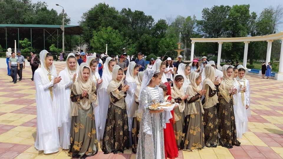 Фольклорный ансамбль из Ирана в рамках IX Международного фестиваля фольклора и традиционной культуры "Горцы" выступил с концертной программой в Каякентском районе