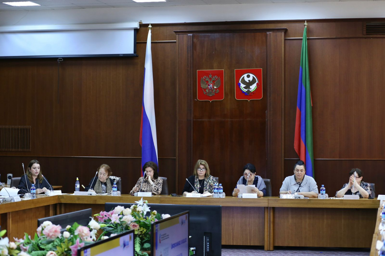На Родопском бульваре прошли: поэтическая площадка «Мой Дагестан», фольклорное представление «Лица традиций», мастер-классы мастеров декоративно-прикладного искусства
