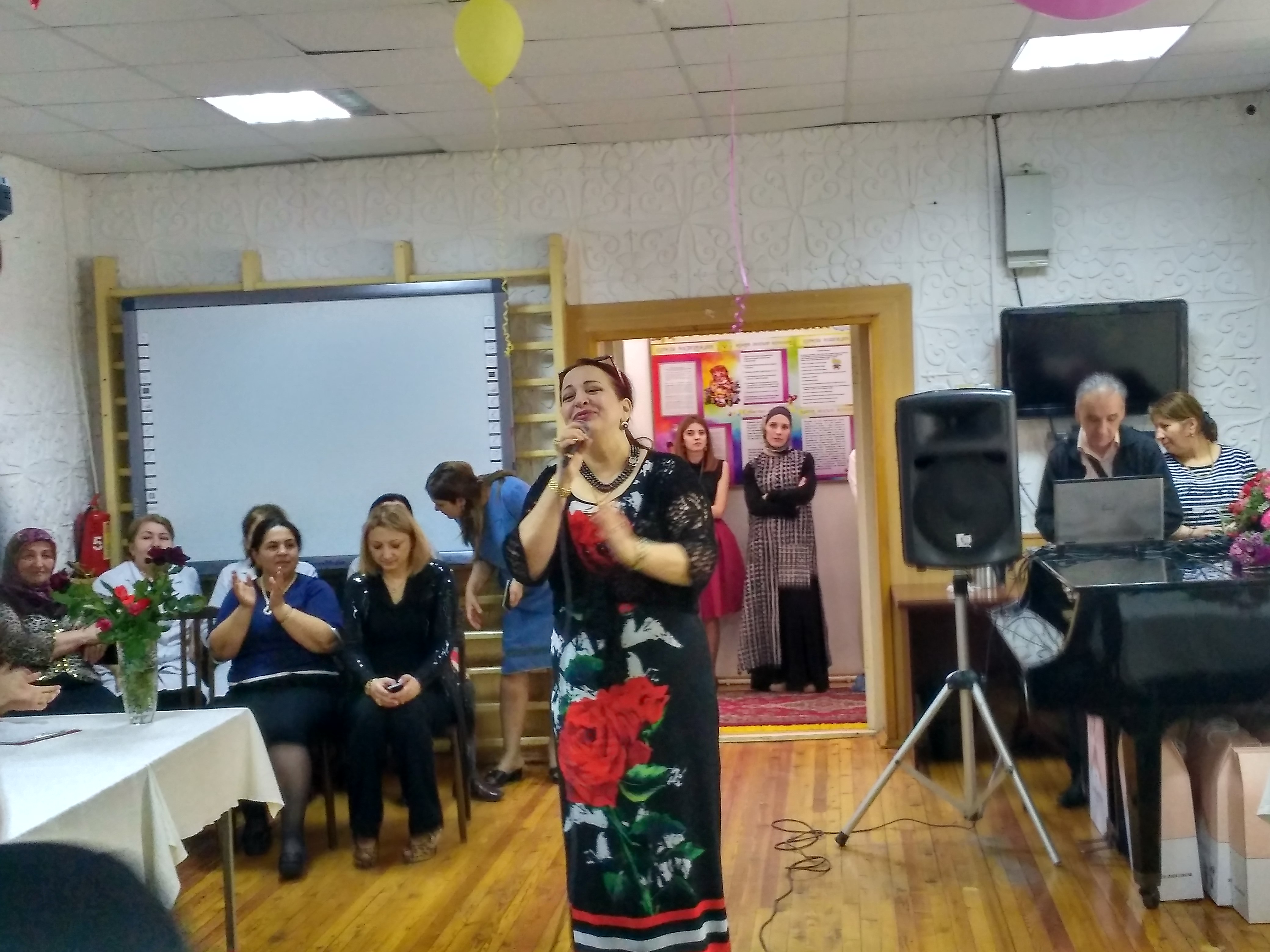 Народная артистка РД Солтанат (1).jpg