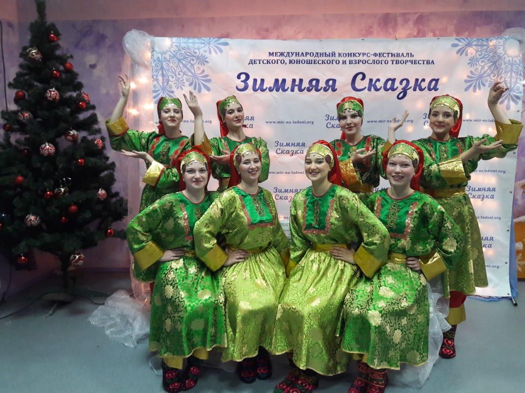 Ребята из Кизляра станцевали зажигательный лакский танец в Великом Устюге. 