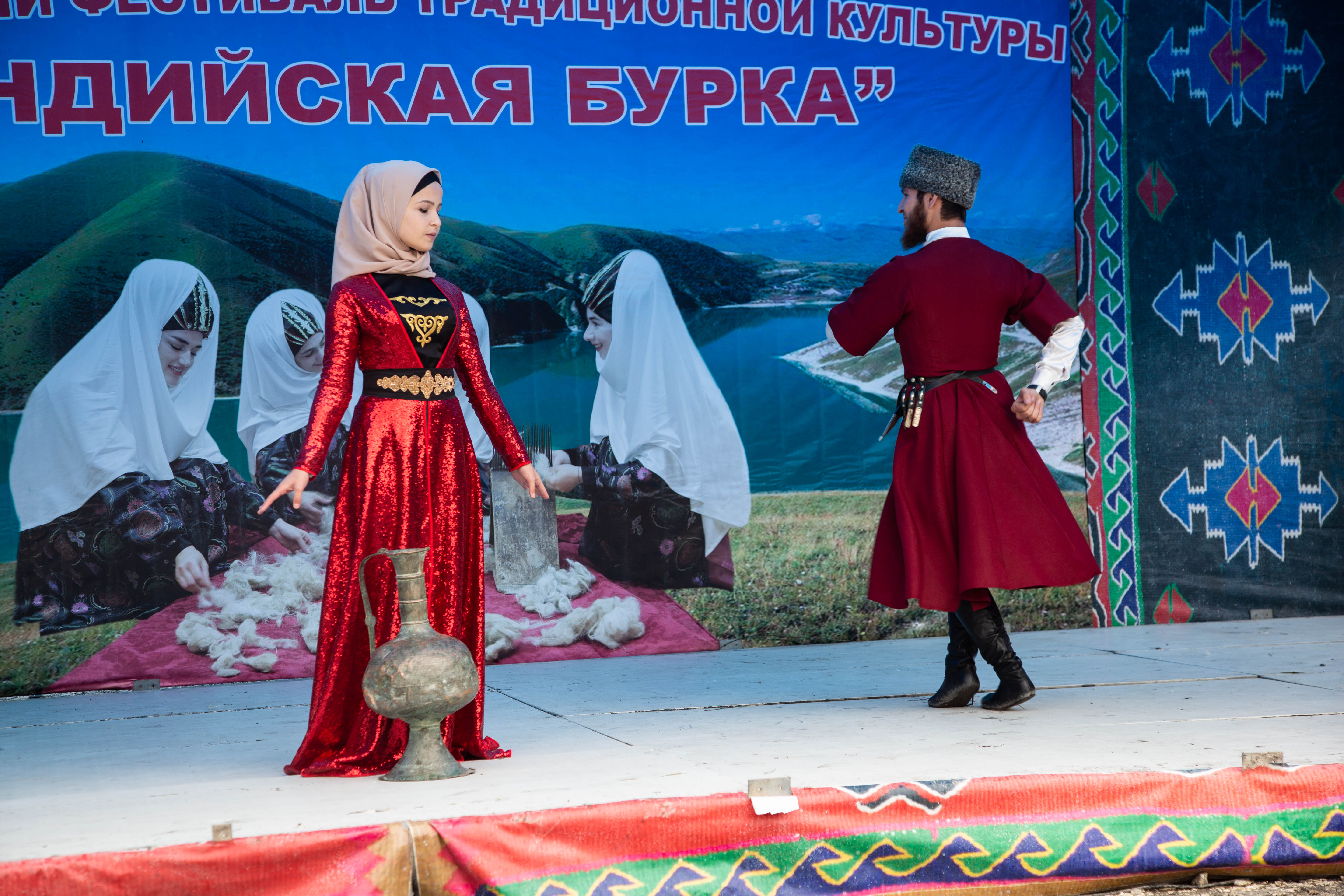 Хореографический дуэт из Веденского района Чеченской республики  .JPG