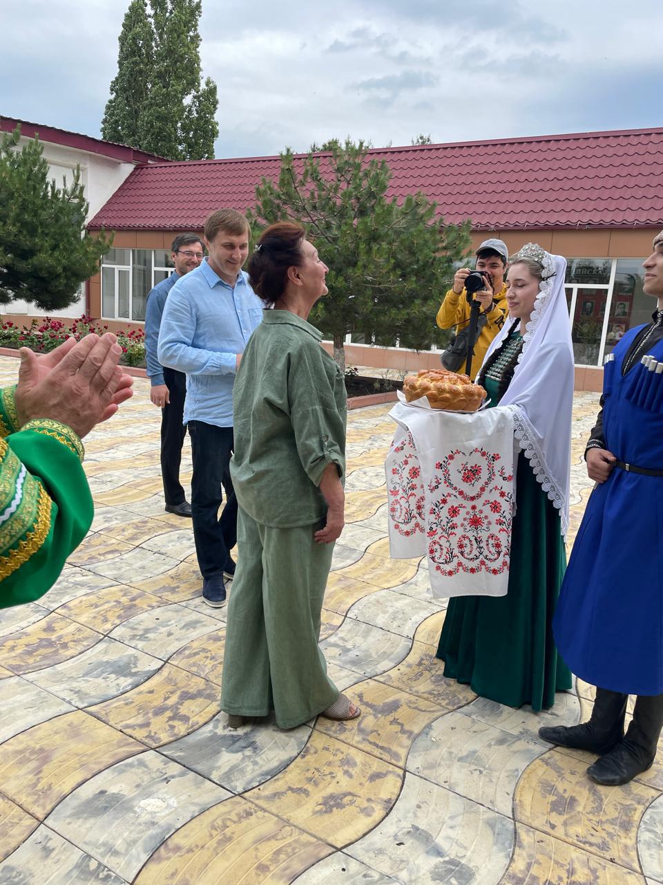 Город Каспийск сегодня встречал делегацию из Севастополя! 