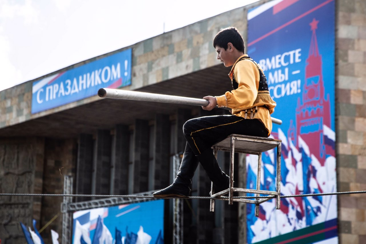 Сегодня в рамках празднования Дня народного единства прошел республиканский праздник  под символическим названием "Вместе мы-Россия".