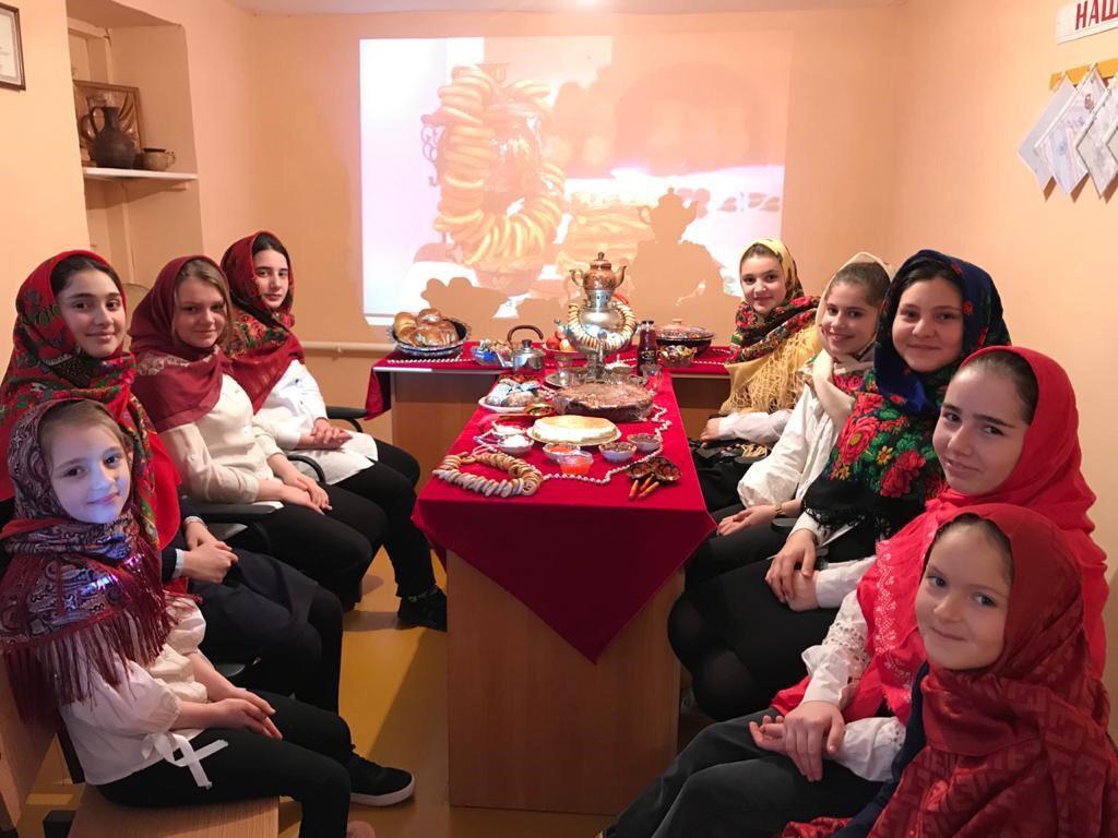В филиалах Центра традиционной культуры народов России с. Богатыревка, с. Новый Хушет Управления культуры Администрации г. Махачкалы провели праздник «Масленицу»