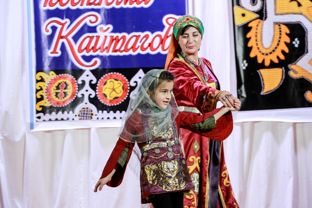 Фестиваль-конкурс  «Поэзия народного костюма Кайтагов»  состоялся в с. Маджалис