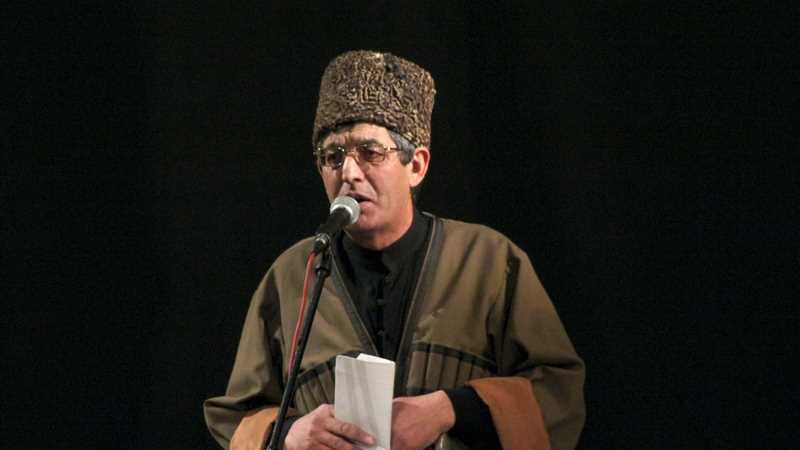 Искренние и глубокие соболезнования родным и близким по поводу безвременной смерти –