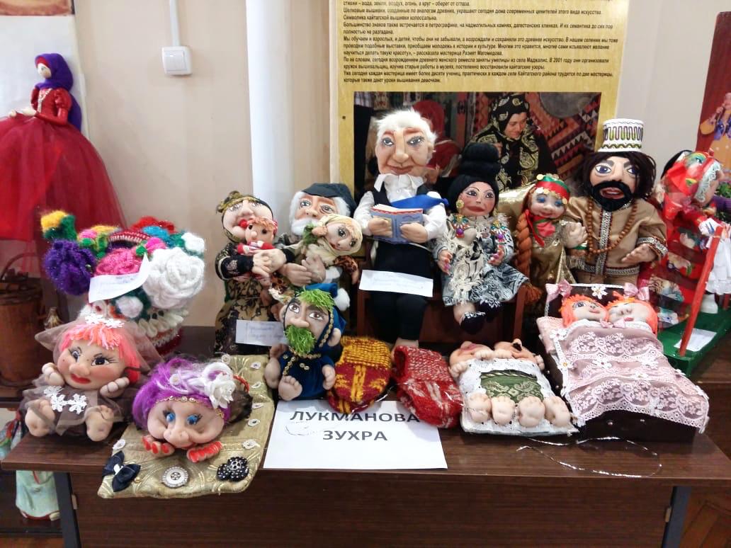 В Центре традиционной культуры города Каспийск проходит выставка – ярмарка эксклюзивных работ мастериц  «Новое ремесло» - рукоделие, декоративно-прикладное искусство. 