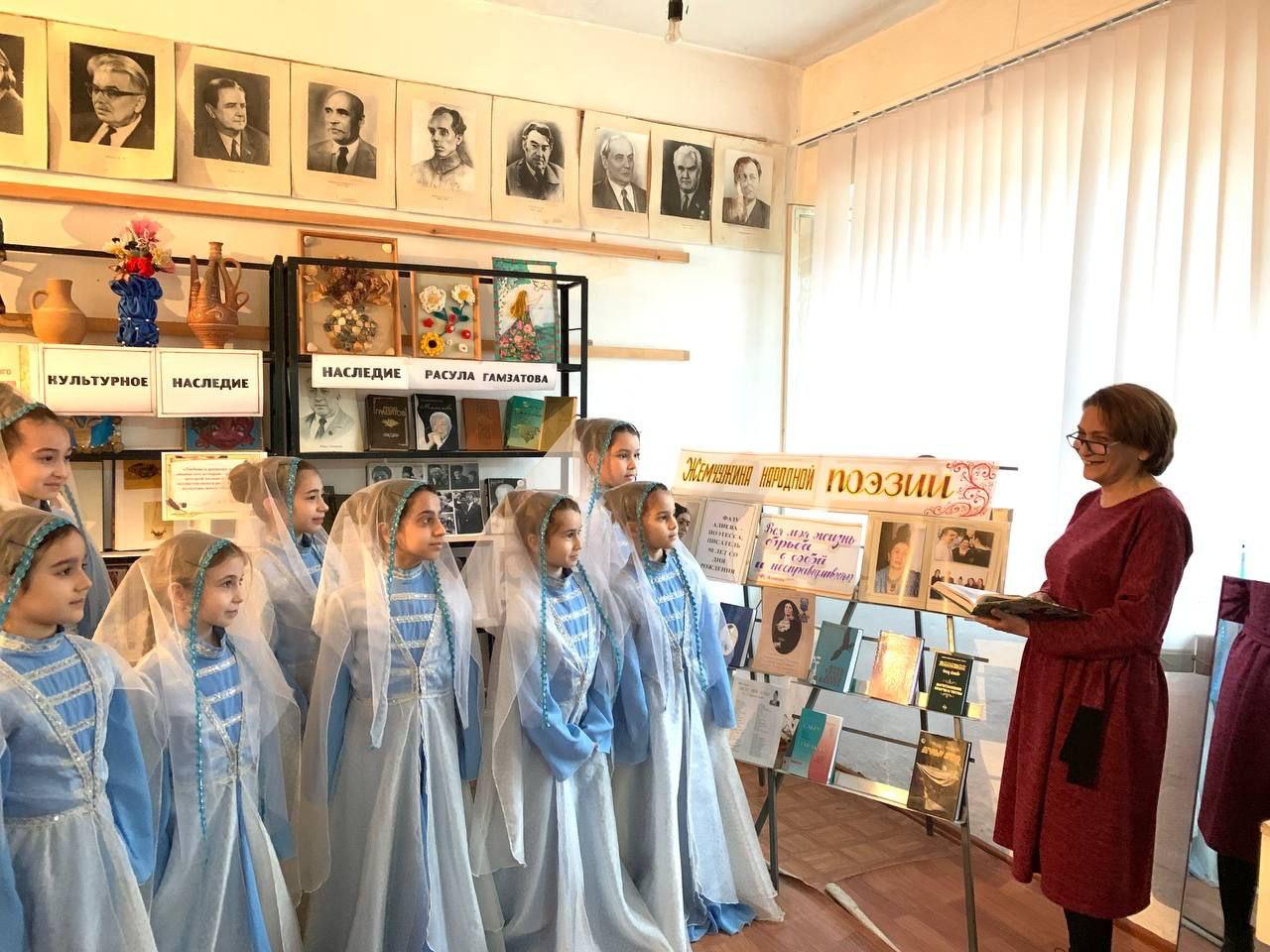 В рамках проекта «Творческий десант» выступил хореографический ансамбль «Сияние равнины» детской школы искусств с. Бабаюрт Бабаюртовского района