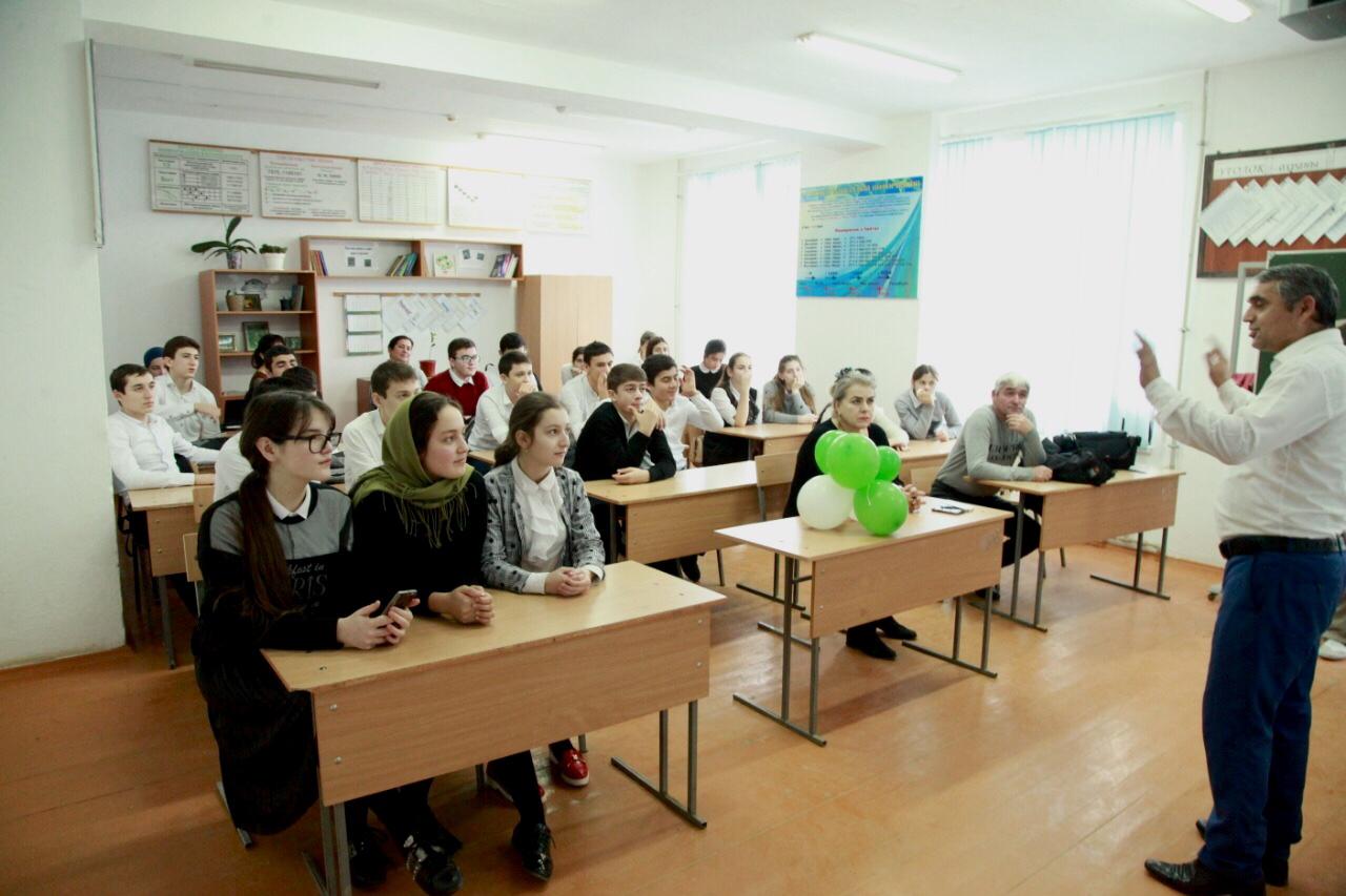 В Бабаюртовском районе сегодня прошли мероприятия, приуроченные открытию дню открытия Года театра в России.