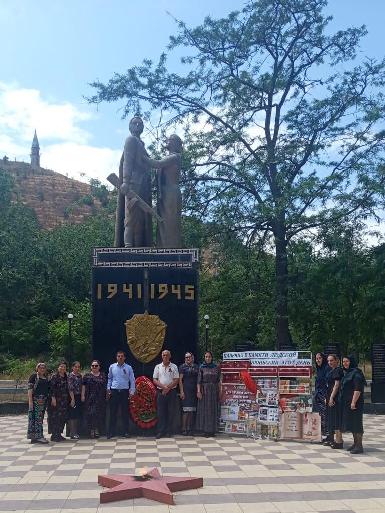 Ахтынский, Дахадаевский, Карабудахкентский, Сергокалинский, Каякентский районы и филиалы Центра традиционной культуры Управления культуры г.Махачкалы с.Богатыревка и п.Новый Кяхулай присоединились к акциям, посвященным Дню памяти и скорби.