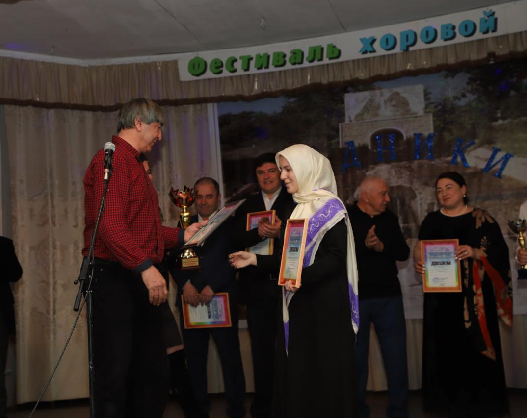 24 февраля в с.Мекеги Левашинского района в рамках Года культурного наследия в России состоялся Районный смотр-конкурс хоровых коллективов «Родники»