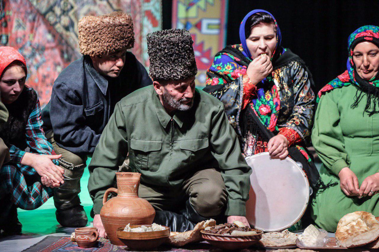 Во Дворце культуры «Дагестан» прошел второй день Республиканского смотра театральных коллективов на подтверждение звания «Народный (образцовый) коллектив любительского творчества».